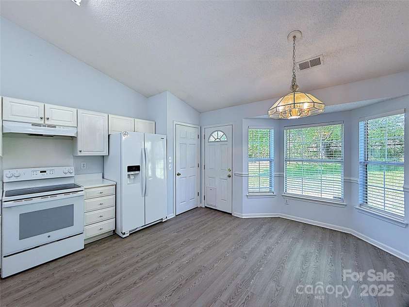 3007 Walsingham Court, Matthews, NC 28105.  MLS# CAR4240078, YatesRealty ID 7611. 