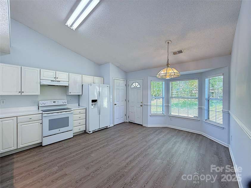 3007 Walsingham Court, Matthews, NC 28105.  MLS# CAR4240078, YatesRealty ID 7611. 