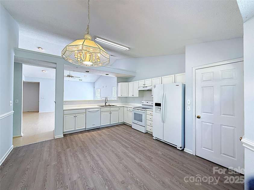 3007 Walsingham Court, Matthews, NC 28105.  MLS# CAR4240078, YatesRealty ID 7611. 