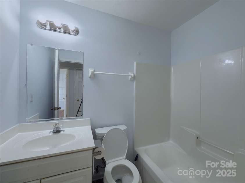 3007 Walsingham Court, Matthews, NC 28105.  MLS# CAR4240078, YatesRealty ID 7611. 