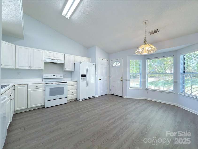 3007 Walsingham Court, Matthews, NC 28105.  MLS# CAR4240078, YatesRealty ID 7611. 