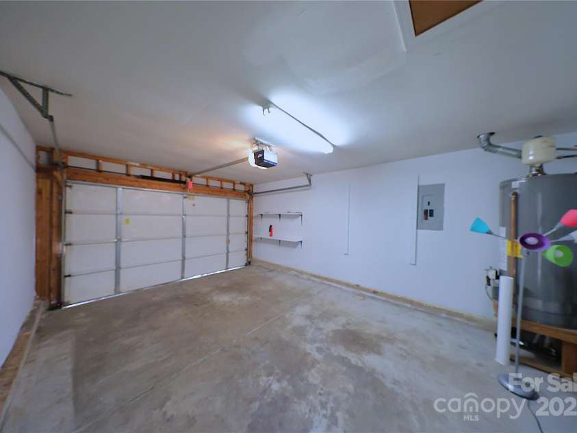 3007 Walsingham Court, Matthews, NC 28105.  MLS# CAR4240078, YatesRealty ID 7611. 