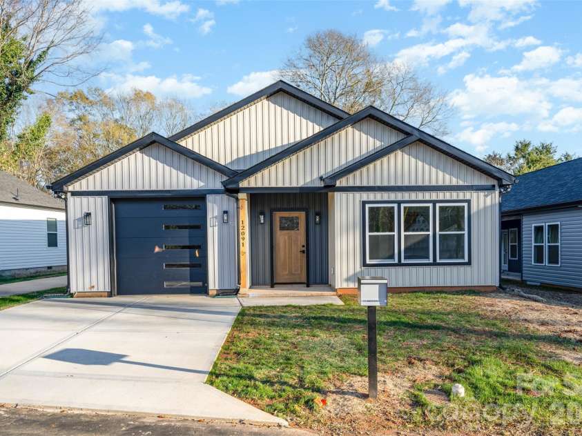1209-1 Patterson Street, Shelby, NC 28152.  MLS# CAR4325488, YatesRealty ID 7613. 