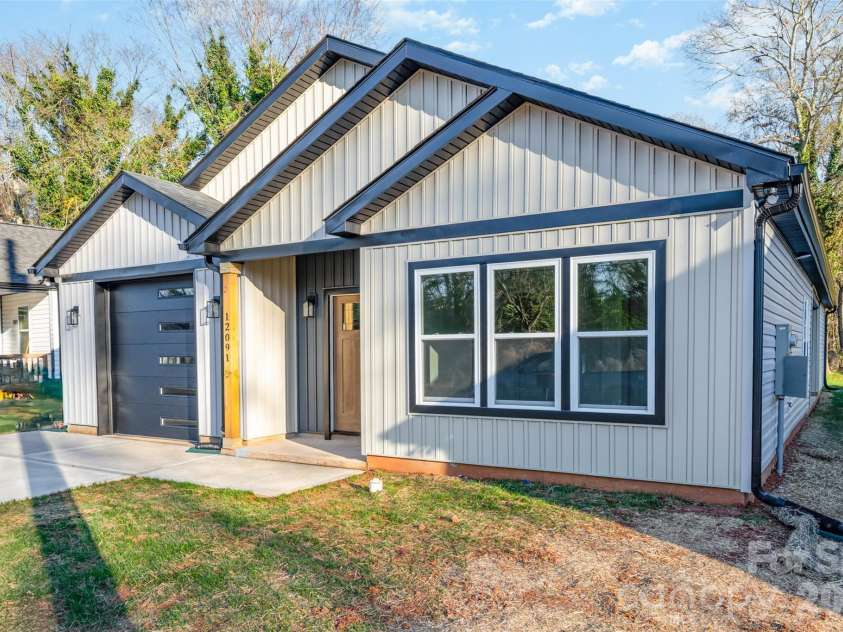 1209-1 Patterson Street, Shelby, NC 28152.  MLS# CAR4325488, YatesRealty ID 7613. 