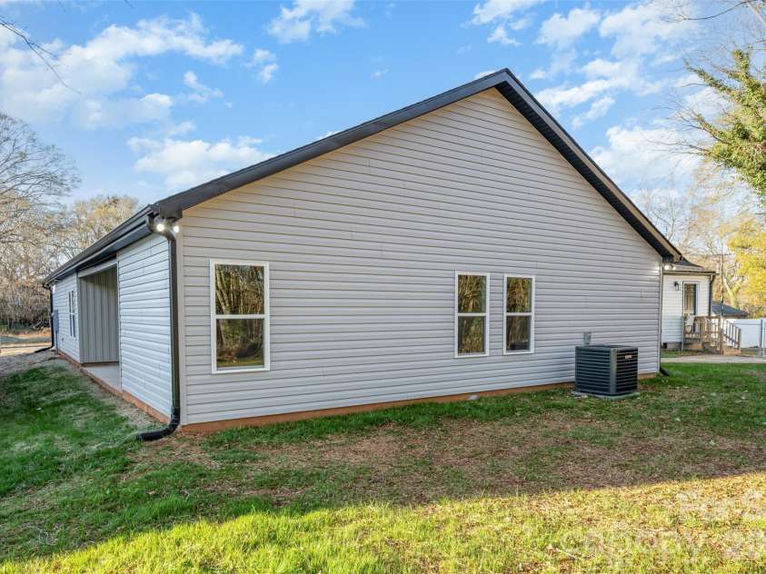 1209-1 Patterson Street, Shelby, NC 28152.  MLS# CAR4325488, YatesRealty ID 7613. 