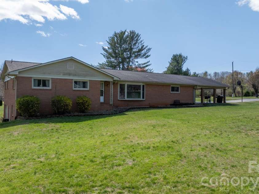 103 Hamp Street, Morganton, NC 28655.  MLS# CAR4356789, YatesRealty ID 7614. 