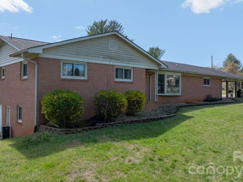 103 Hamp Street, Morganton, NC 28655.  MLS# CAR4356789, YatesRealty ID 7614. 