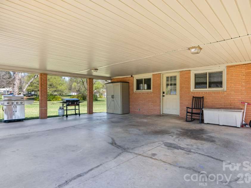 103 Hamp Street, Morganton, NC 28655.  MLS# CAR4356789, YatesRealty ID 7614. 