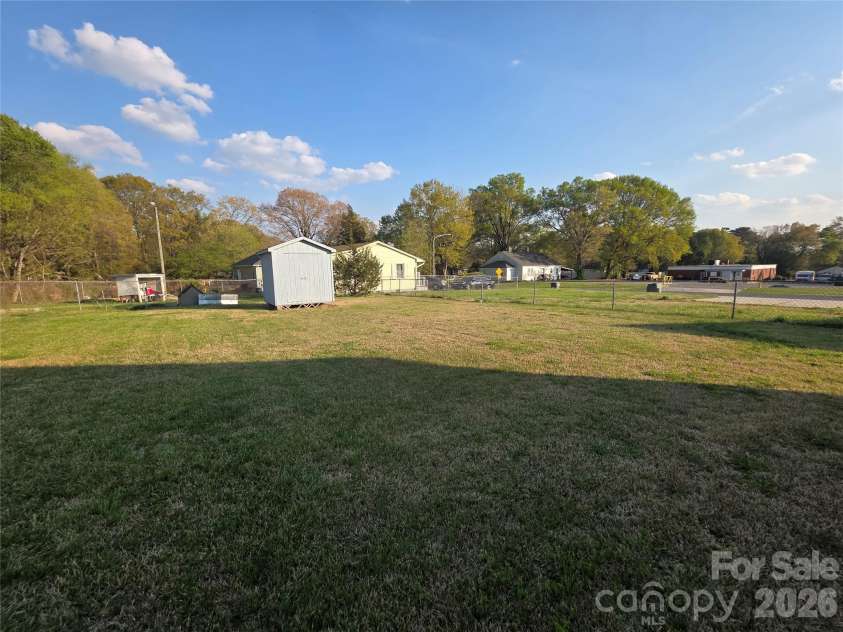908 Linwood Road, Gastonia, NC 28052.  MLS# CAR4362502, YatesRealty ID 7615. 