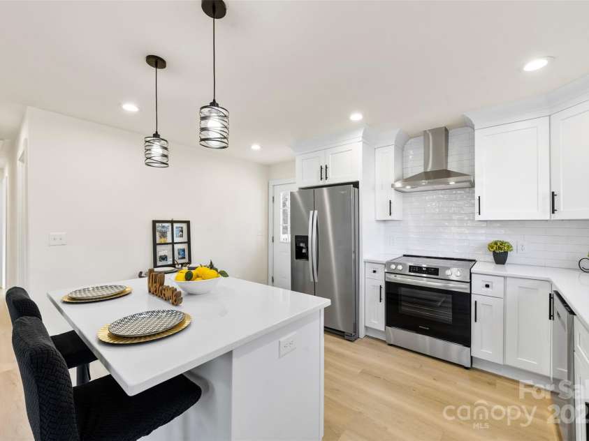 2600 Alleghany Street, Charlotte, NC 28208.  MLS# CAR4170729, YatesRealty ID 7618. 