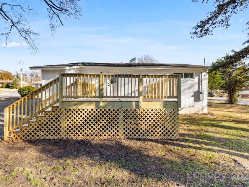 2600 Alleghany Street, Charlotte, NC 28208.  MLS# CAR4170729, YatesRealty ID 7618. 