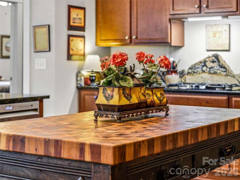 70 Greenwells Glory Drive, Biltmore Lake, NC 28715.  MLS# CAR4353644, YatesRealty ID 7618. 