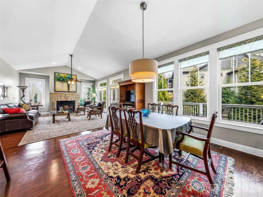 70 Greenwells Glory Drive, Biltmore Lake, NC 28715.  MLS# CAR4353644, YatesRealty ID 7618. Casual dining area 