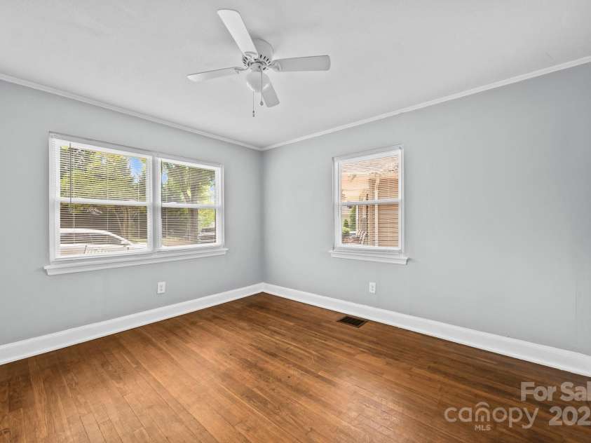 330 Clover Street, Mooresville, NC 28115.  MLS# CAR4246857, YatesRealty ID 7619. 