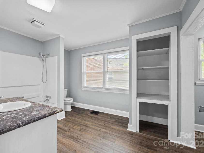 330 Clover Street, Mooresville, NC 28115.  MLS# CAR4246857, YatesRealty ID 7619. 