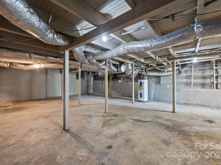 330 Clover Street, Mooresville, NC 28115.  MLS# CAR4246857, YatesRealty ID 7619. 