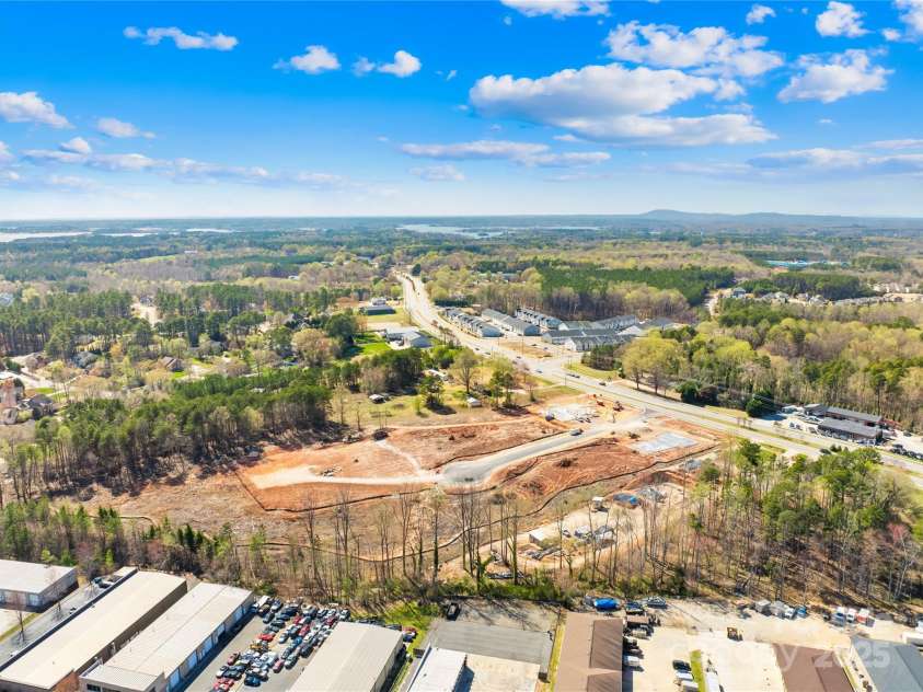 121 Winners Circle, Mooresville, NC 28117.  MLS# CAR4234131, YatesRealty ID 7623. 