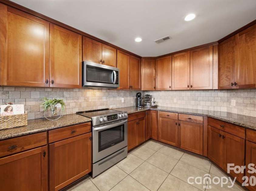 589 Catawba Street, Belmont, NC 28012.  MLS# CAR4401681, YatesRealty ID 7623. 