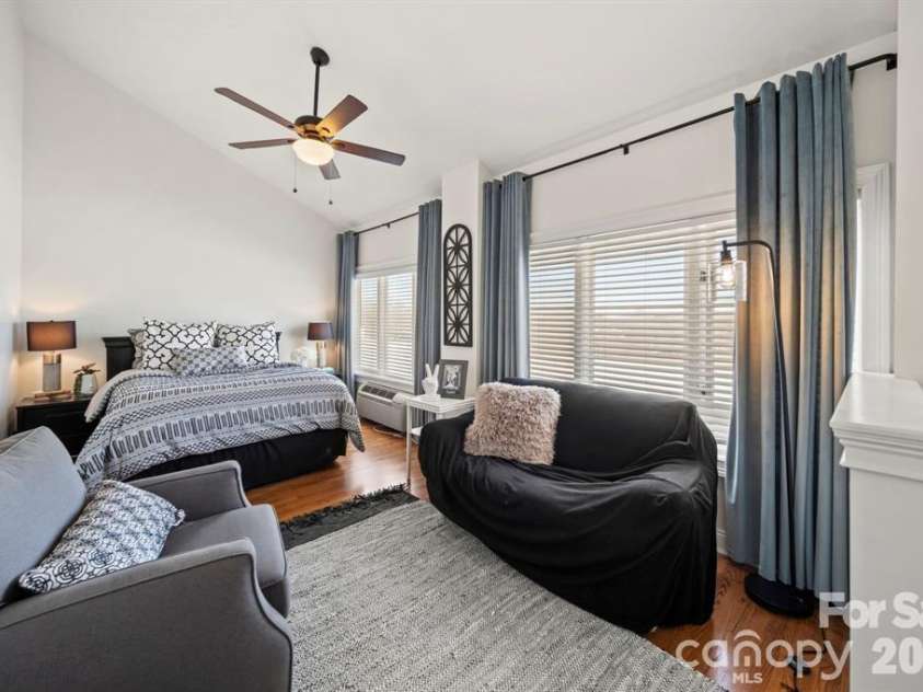 589 Catawba Street, Belmont, NC 28012.  MLS# CAR4401681, YatesRealty ID 7623. 