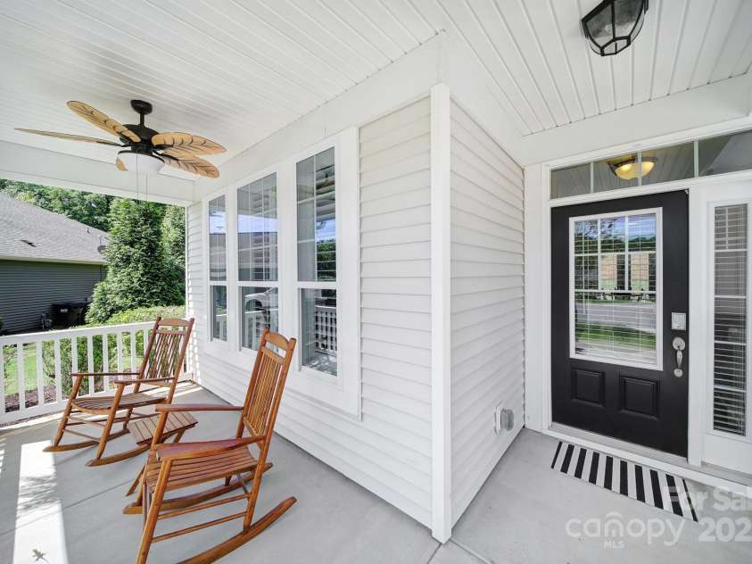 5025 Willing Court, Fort Mill, SC 29707.  MLS# CAR4247233, YatesRealty ID 7624. 