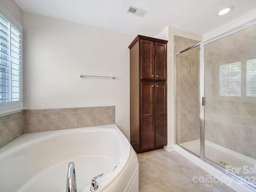 5025 Willing Court, Fort Mill, SC 29707.  MLS# CAR4247233, YatesRealty ID 7624. 