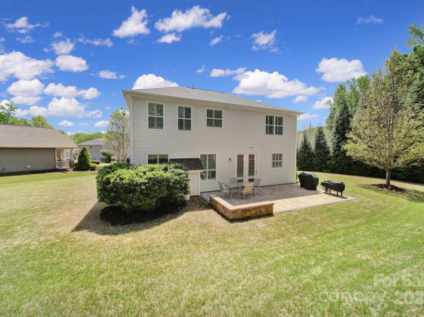 5025 Willing Court, Fort Mill, SC 29707.  MLS# CAR4247233, YatesRealty ID 7624. 