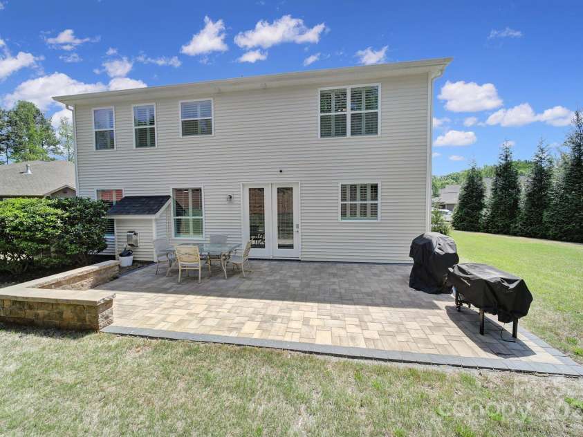 5025 Willing Court, Fort Mill, SC 29707.  MLS# CAR4247233, YatesRealty ID 7624. 