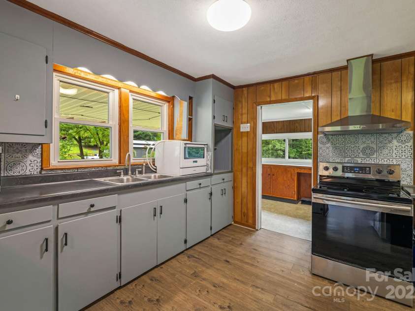 8171 Sugar Hill Road, Marion, NC 28752.  MLS# CAR4296295, YatesRealty ID 7625. 