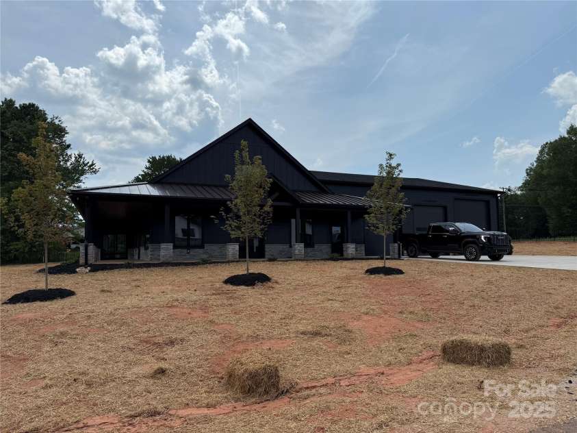 108 Winners Circle, Mooresville, NC 28117.  MLS# CAR4234928, YatesRealty ID 7627. 