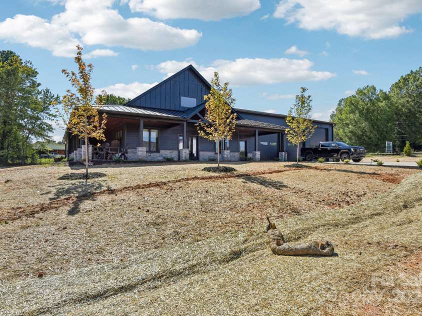 108 Winners Circle, Mooresville, NC 28117.  MLS# CAR4301137, YatesRealty ID 7627. 