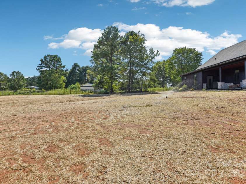 108 Winners Circle, Mooresville, NC 28117.  MLS# CAR4301137, YatesRealty ID 7627. 