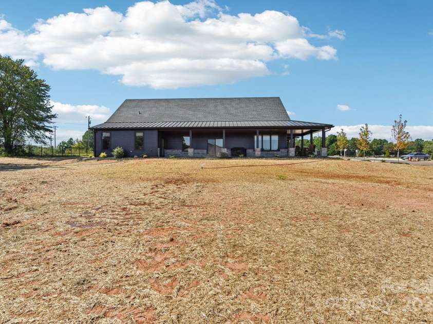 108 Winners Circle, Mooresville, NC 28117.  MLS# CAR4301137, YatesRealty ID 7627. 