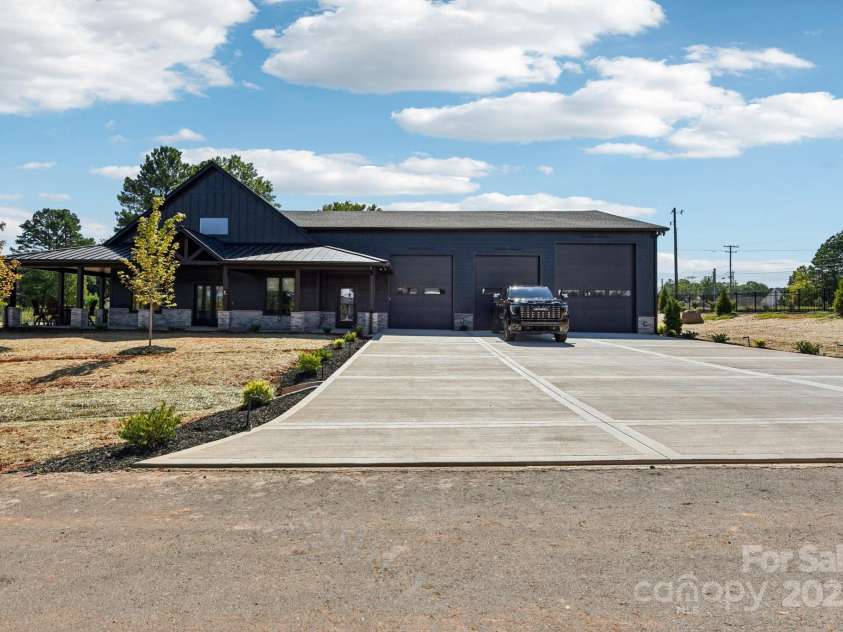 108 Winners Circle, Mooresville, NC 28117.  MLS# CAR4334111, YatesRealty ID 7627. 