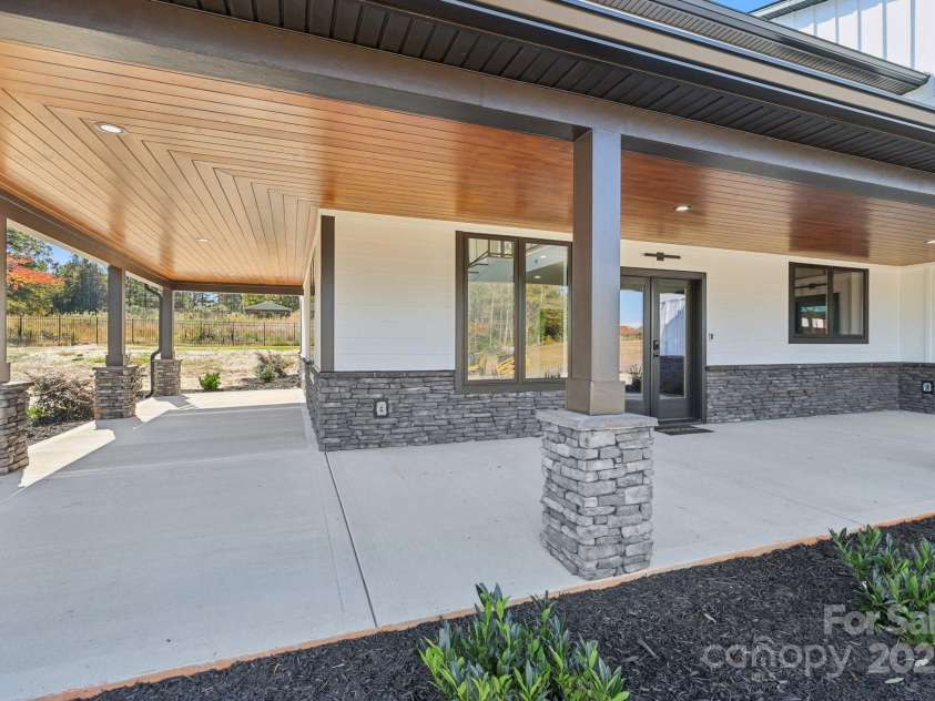 118 Winners Circle, Mooresville, NC 28117.  MLS# CAR4302228, YatesRealty ID 7628. 