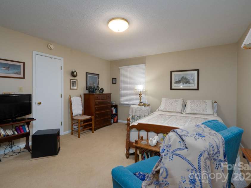 257 Rocky River Road, Mooresville, NC 28115.  MLS# CAR4322250, YatesRealty ID 7628. 