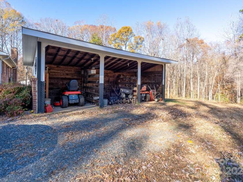 257 Rocky River Road, Mooresville, NC 28115.  MLS# CAR4322250, YatesRealty ID 7628. 