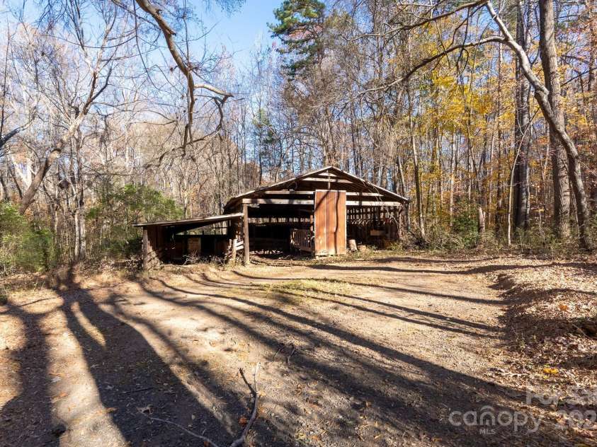 257 Rocky River Road, Mooresville, NC 28115.  MLS# CAR4322250, YatesRealty ID 7628. 
