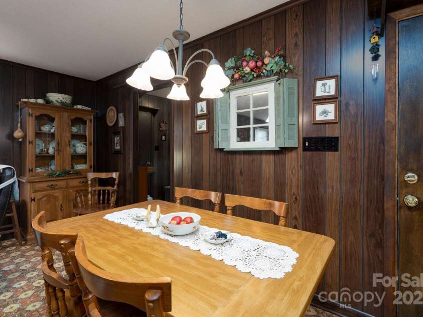 257 Rocky River Road, Mooresville, NC 28115.  MLS# CAR4322250, YatesRealty ID 7628. 