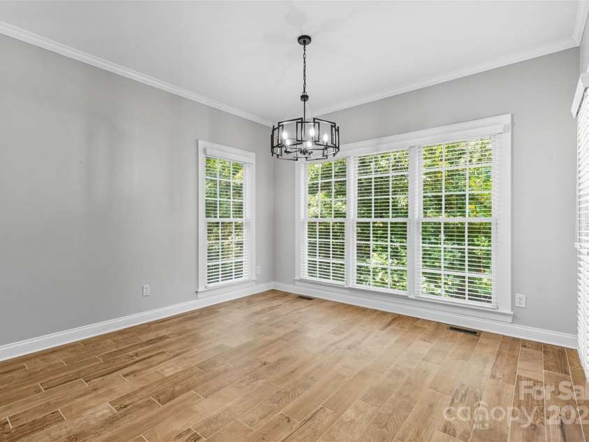 11139 Tradition View Drive, Charlotte, NC 28269.  MLS# CAR4306153, YatesRealty ID 7629. Breakfast Nook