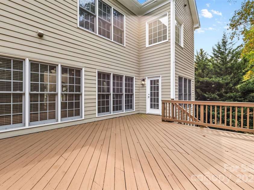11139 Tradition View Drive, Charlotte, NC 28269.  MLS# CAR4306153, YatesRealty ID 7629. Elevated Back Porch