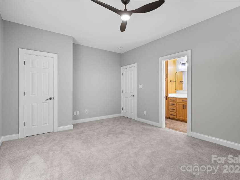 11139 Tradition View Drive, Charlotte, NC 28269.  MLS# CAR4306153, YatesRealty ID 7629. In Law Suite