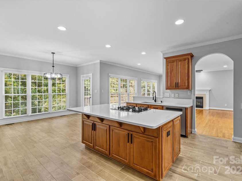 11139 Tradition View Drive, Charlotte, NC 28269.  MLS# CAR4306153, YatesRealty ID 7629. Kitchen - New Quartz Counters