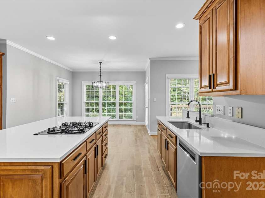 11139 Tradition View Drive, Charlotte, NC 28269.  MLS# CAR4306153, YatesRealty ID 7629. Kitchen - New Quartz Counters