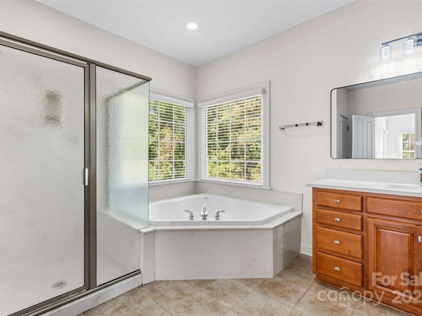 11139 Tradition View Drive, Charlotte, NC 28269.  MLS# CAR4306153, YatesRealty ID 7629. Primary Bathroom