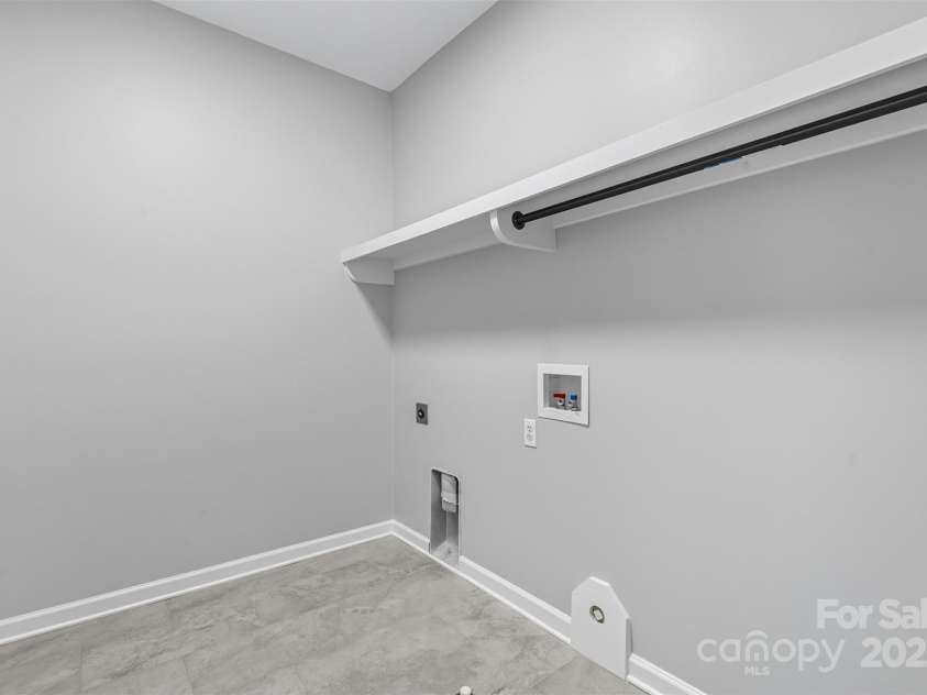 11139 Tradition View Drive, Charlotte, NC 28269.  MLS# CAR4306153, YatesRealty ID 7629. Walkin Closet 2