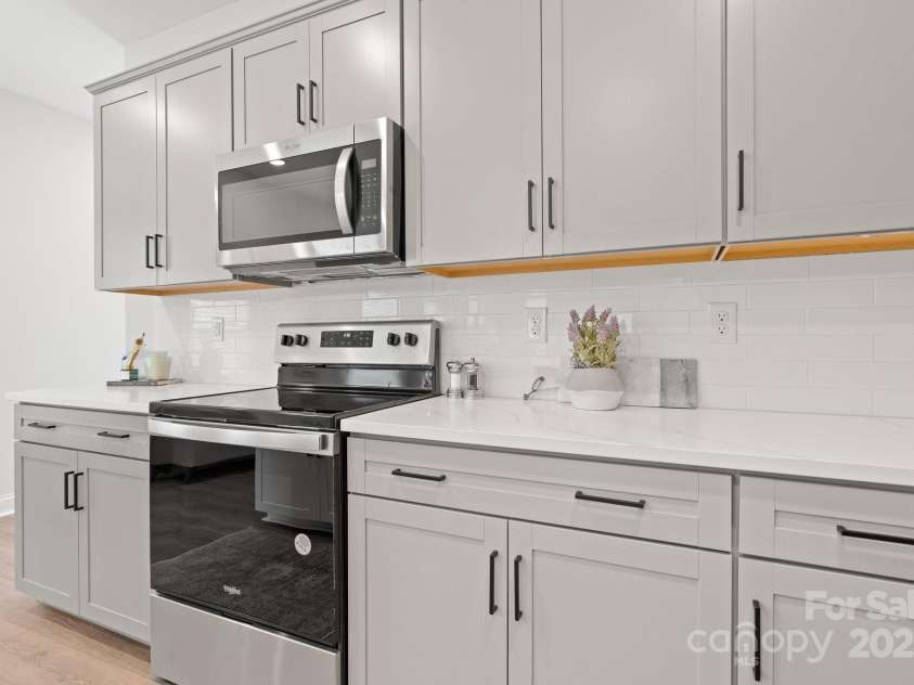 137 Cherry Springs Lane, Asheville, NC 28804.  MLS# CAR4322702, YatesRealty ID 763. Representative Image