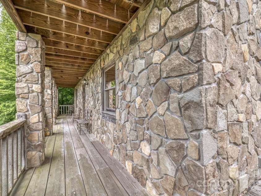 184 Dover Lane, Spruce Pine, NC 28777.  MLS# CAR4164816, YatesRealty ID 763. 