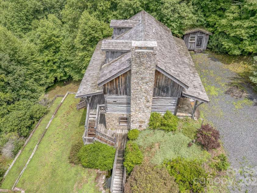 184 Dover Lane, Spruce Pine, NC 28777.  MLS# CAR4164816, YatesRealty ID 763. Main House