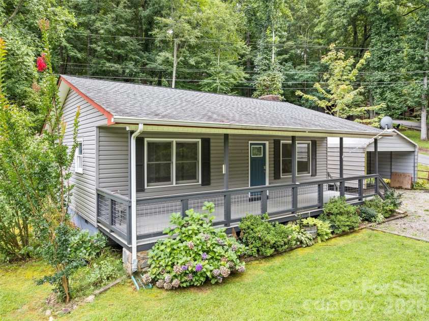 17 Forest Drive, Maggie Valley, NC 28751.  MLS# CAR4363347, YatesRealty ID 7630. 