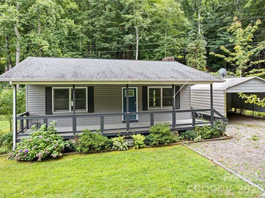 17 Forest Drive, Maggie Valley, NC 28751.  MLS# CAR4363347, YatesRealty ID 7630. 